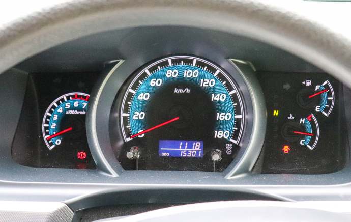 hiace auto gauge